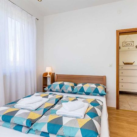 Holiday Home Olive Garden Brzac 외부 사진