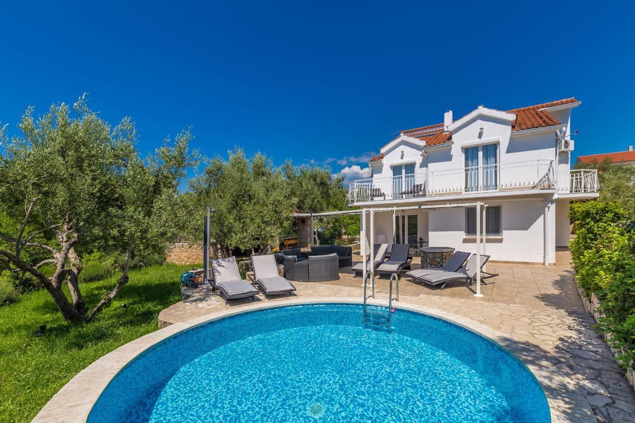 Holiday Home Olive Garden Brzac 외부 사진
