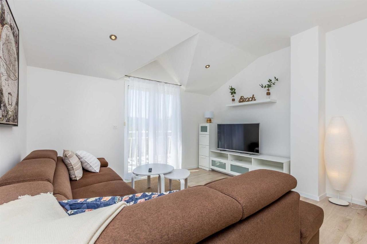 Holiday Home Olive Garden Brzac 외부 사진