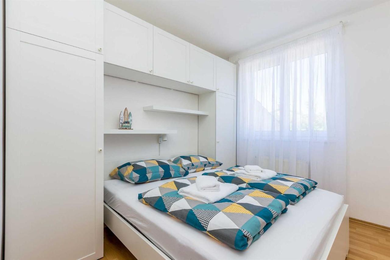 Holiday Home Olive Garden Brzac 외부 사진