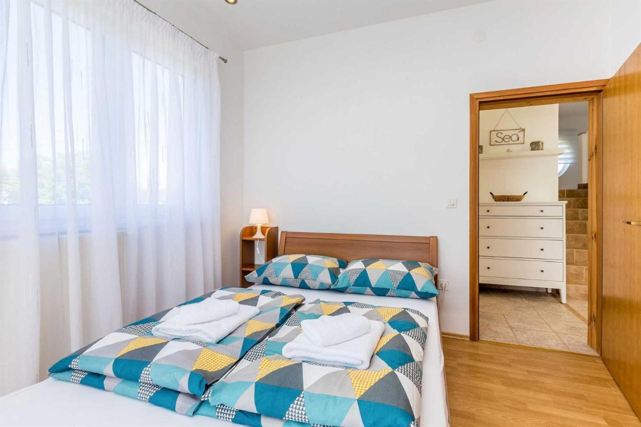 Holiday Home Olive Garden Brzac 외부 사진
