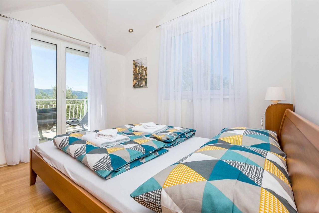 Holiday Home Olive Garden Brzac 외부 사진