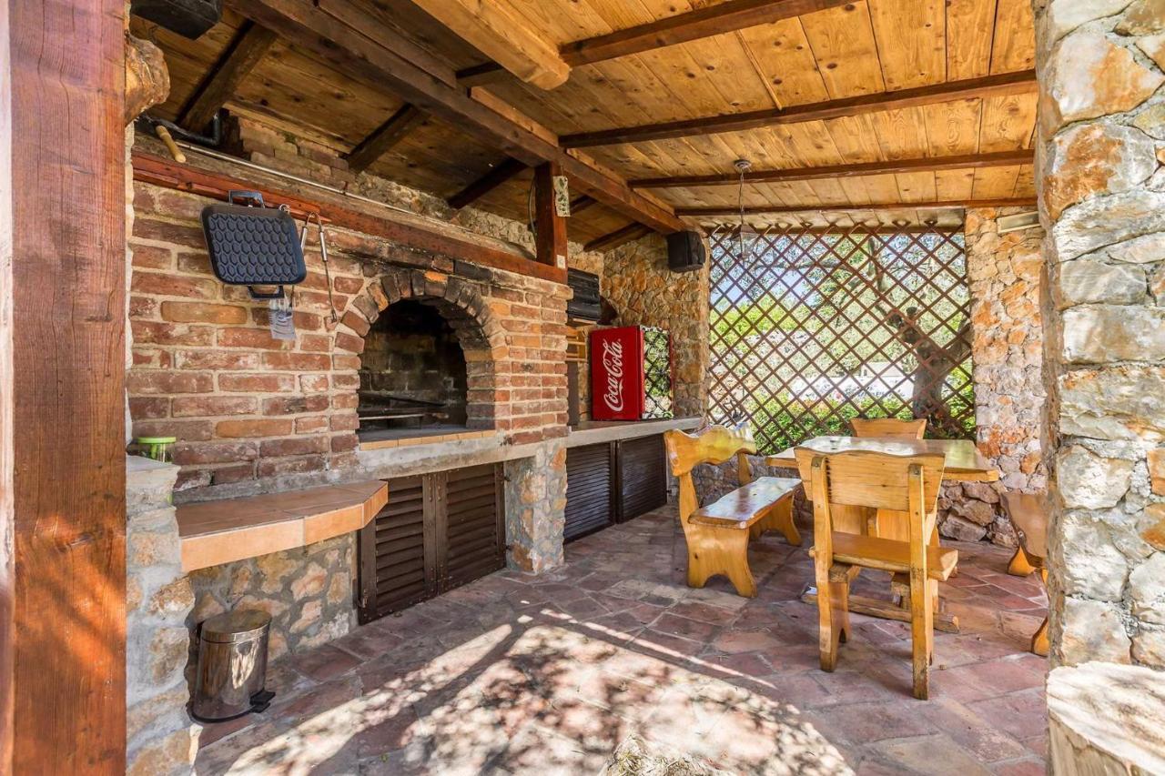 Holiday Home Olive Garden Brzac 외부 사진