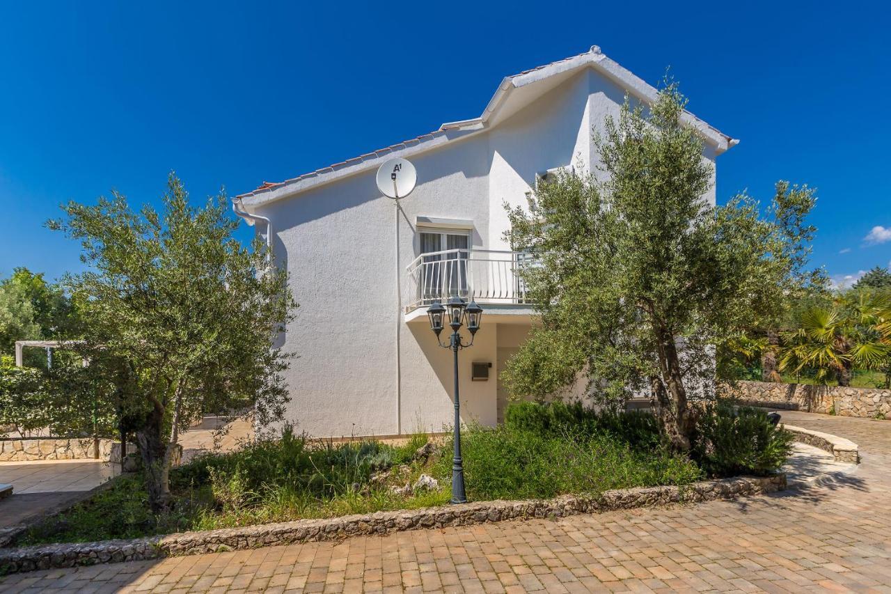 Holiday Home Olive Garden Brzac 외부 사진