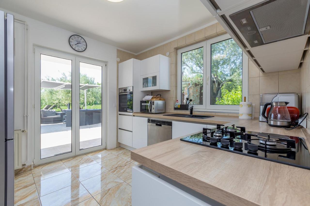 Holiday Home Olive Garden Brzac 외부 사진
