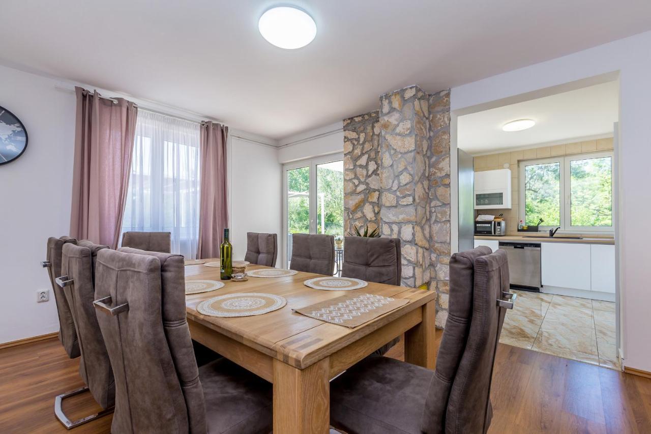 Holiday Home Olive Garden Brzac 외부 사진