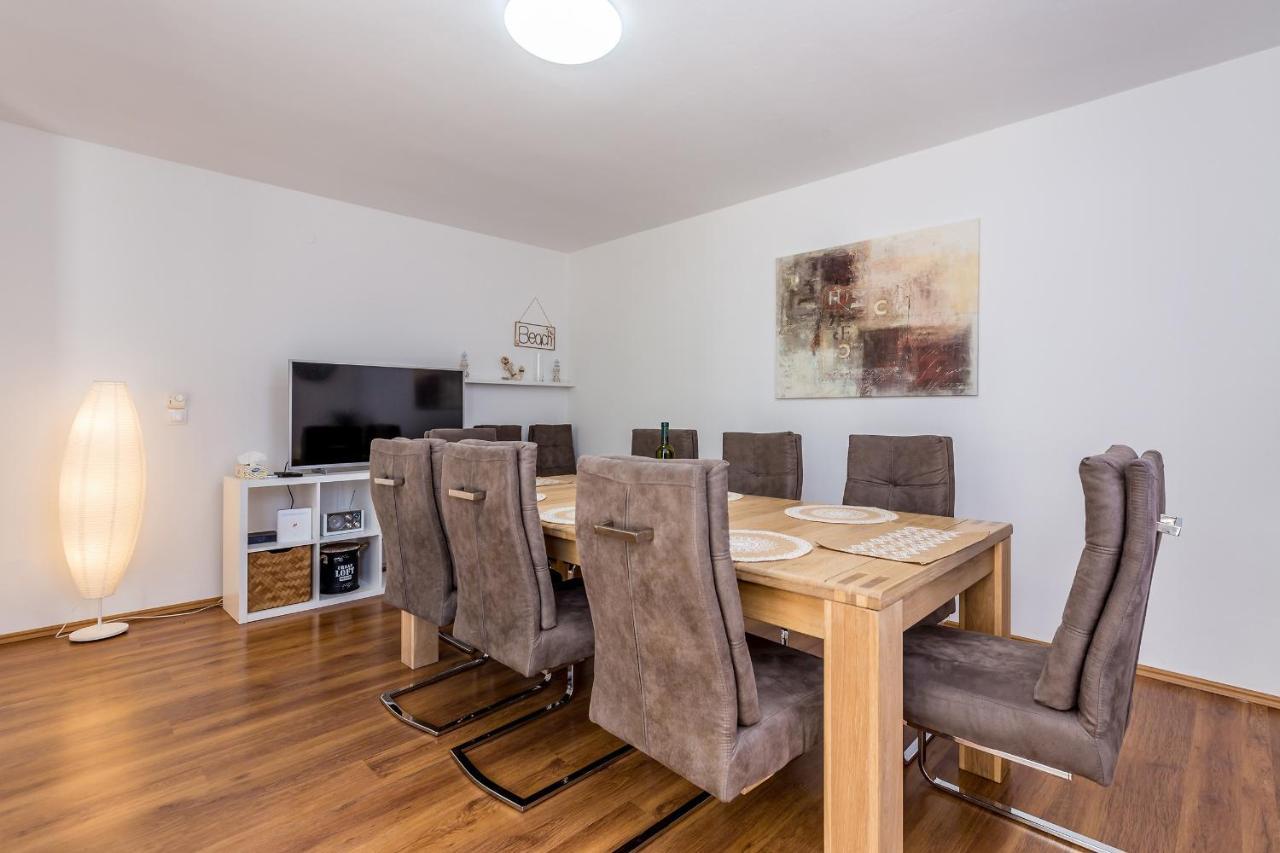 Holiday Home Olive Garden Brzac 외부 사진