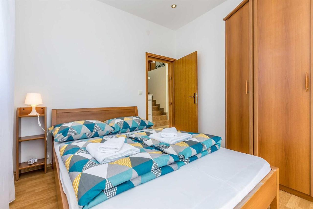 Holiday Home Olive Garden Brzac 외부 사진