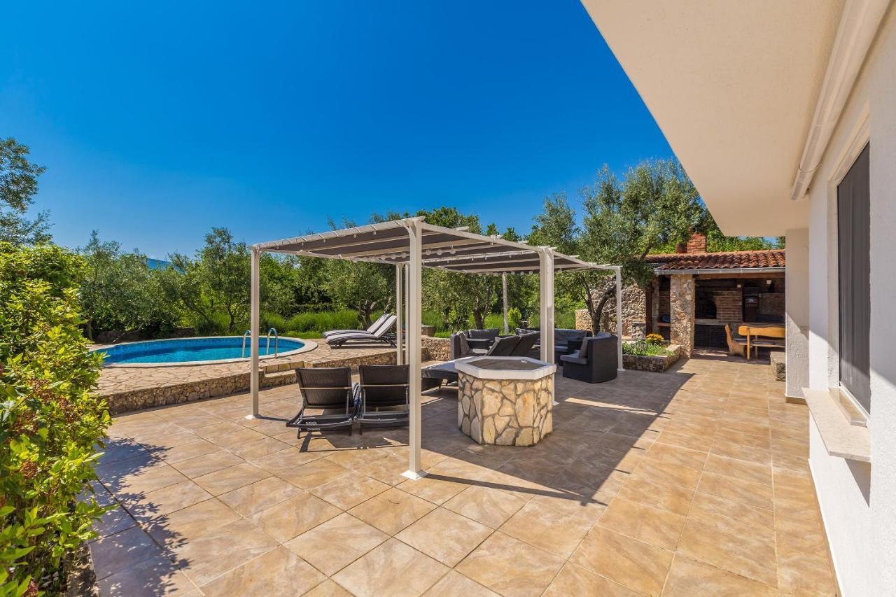 Holiday Home Olive Garden Brzac 외부 사진